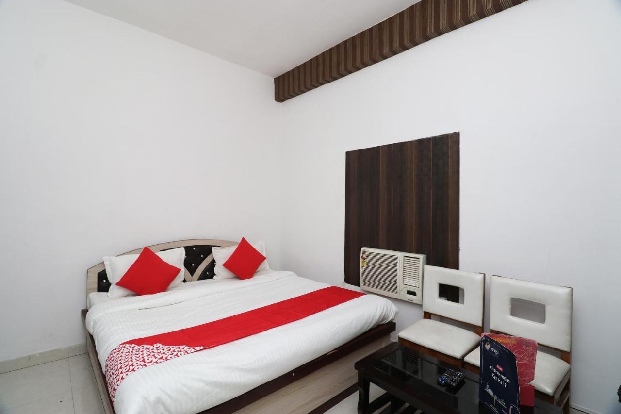 Oyo 24572 Express Inn لاكناو المظهر الخارجي الصورة
