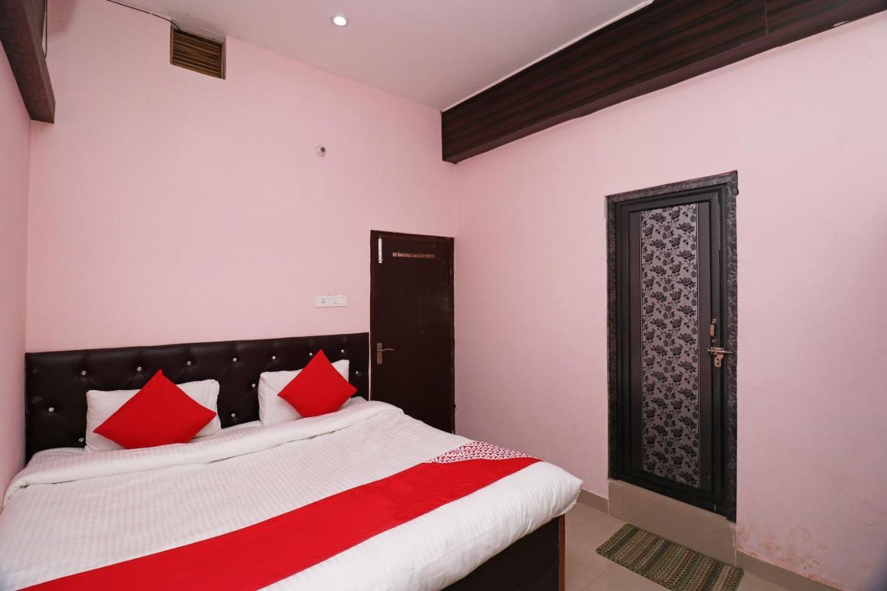 Oyo 24572 Express Inn لاكناو المظهر الخارجي الصورة